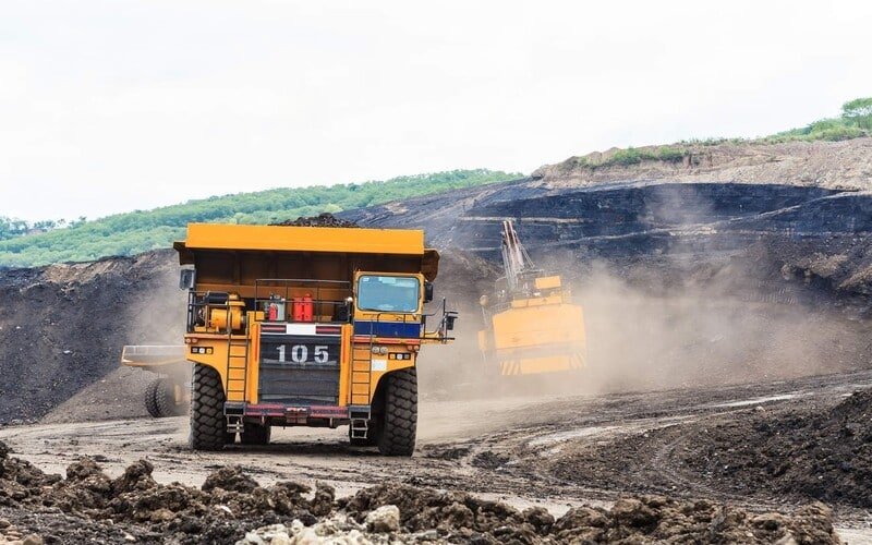 mining towing vehicle